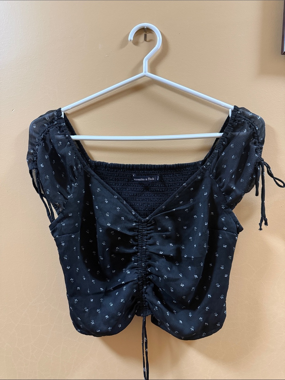 Abercrombie & Fitch Black Ditsy Ruched Short Sleeve Top